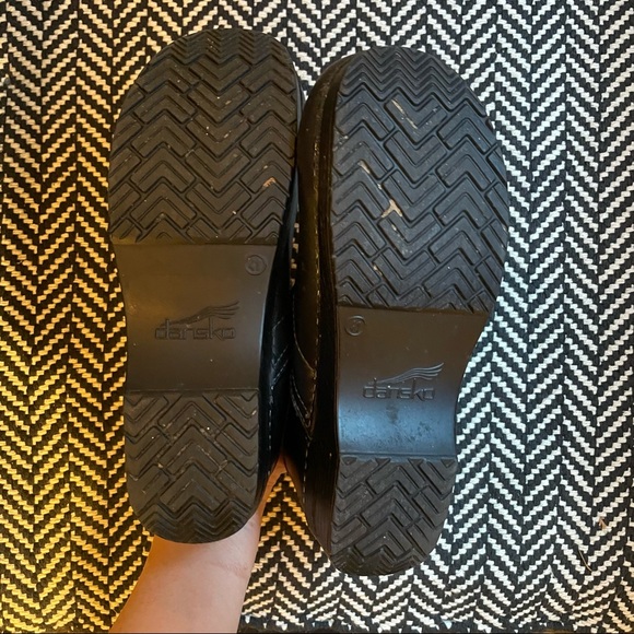 Black Dansko clogs - Picture 5 of 8